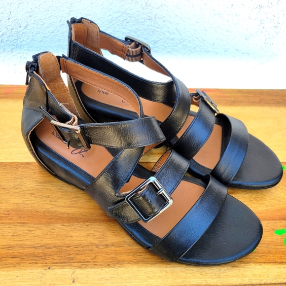Euro Soft Vegan Leather Wedge Sandals Size 6.5 - Picture 2 of 16